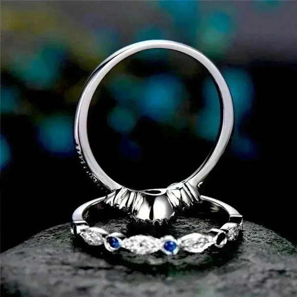 Gorgeous 925 Silver Blue Sapphire Ring Set - Picture 5 of 5